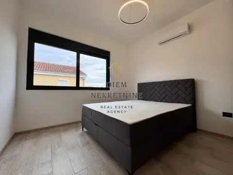 Izdavanje, kuća, 150m², Donja Gorica, Podgorica - image 10