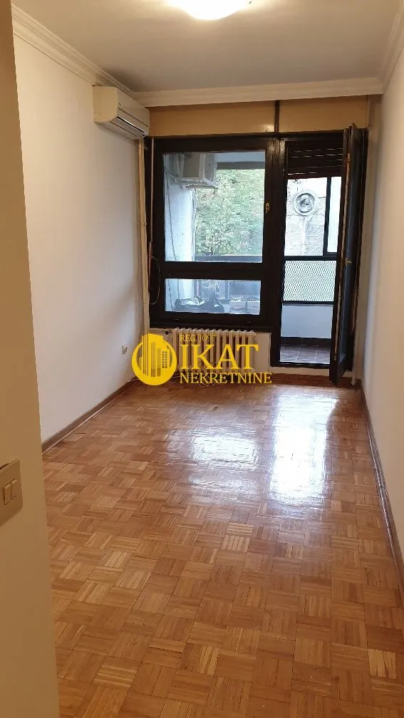 Rent, four bedroom apartment, 115m², Kalenić Pijaca, Vračar Sve Podlokacije