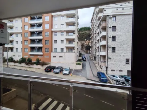 Rent, one bedroom apartment, 58m², Bečići, Budva - image 7