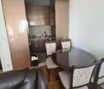 Izdavanje, jednosoban stan, 45m², Stari Aerodrom, Podgorica - image 2