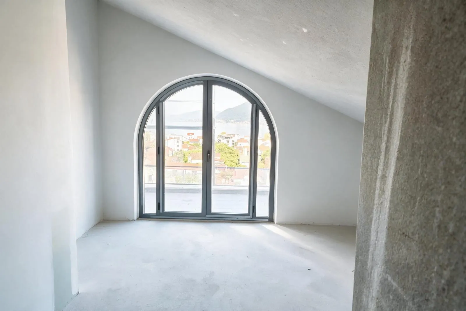 Prodaja, trosoban stan, 51m², Tivat, Crna Gora