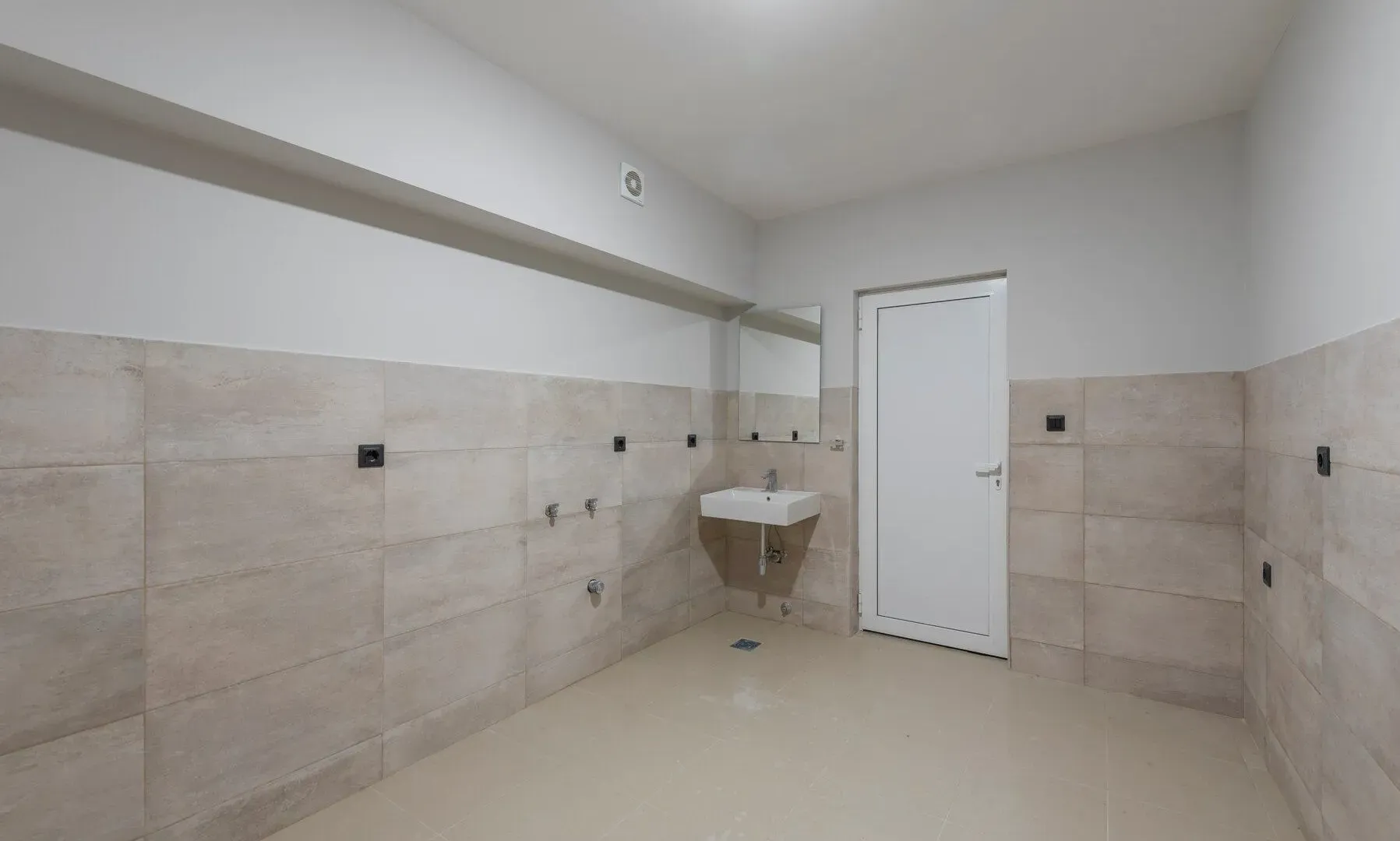 Sale, house, 492m², Mareza, Podgorica