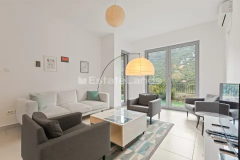Prodaja, trosoban stan, 97m², Morinj, Kotor - image 2