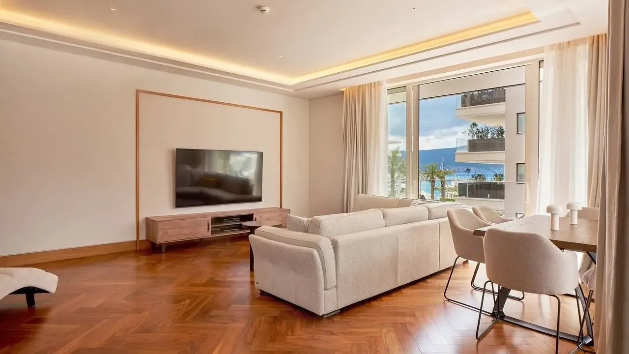 Prodaja, dvosoban stan, 147m², Tivat, Crna Gora