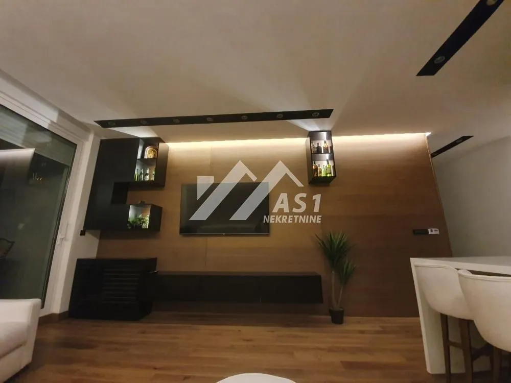 Izdavanje, trosoban stan, 78m², Sajam, Novi Sad Sve Podlokacije