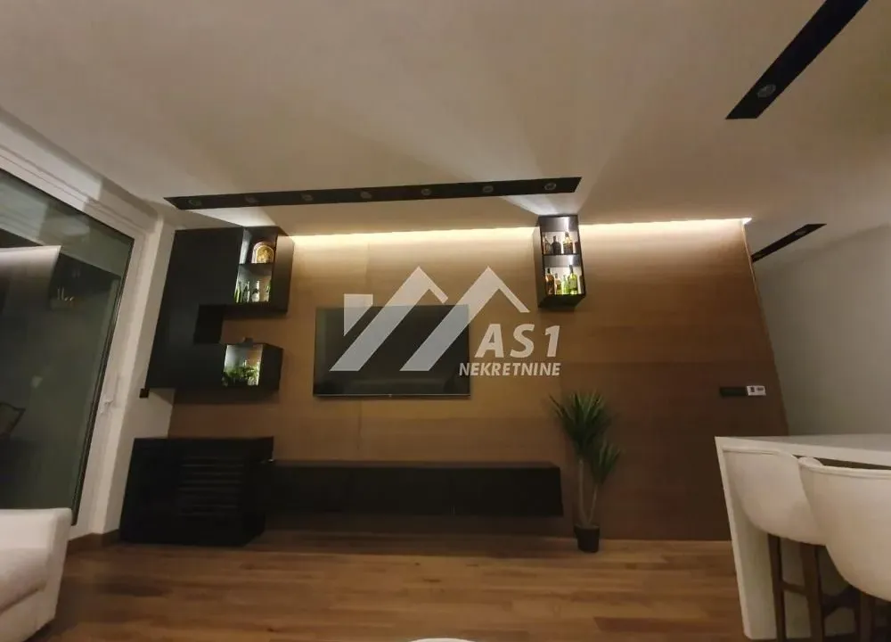 Izdavanje, trosoban stan, 78m², Sajam, Novi Sad Sve Podlokacije