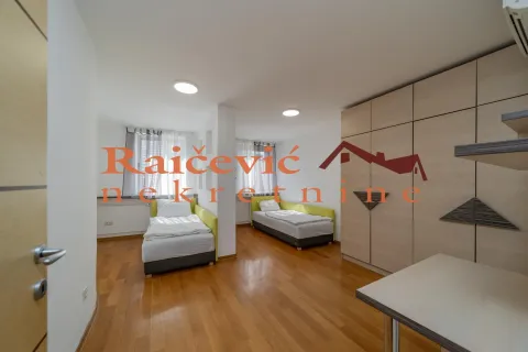 Prodaja, trosoban stan, 98m², Centar, Stara Pazova - image 17