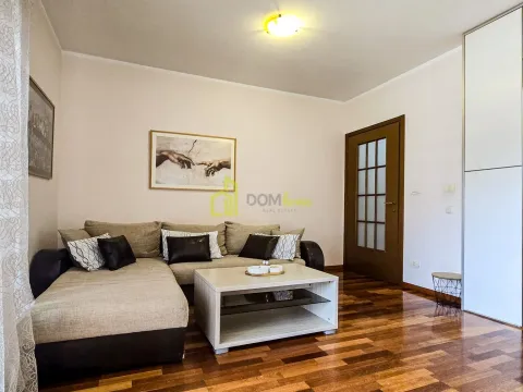 Izdavanje, dvosoban stan, 70m², City Kvart, Podgorica - image 11