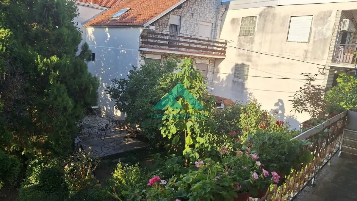 Sale, four bedroom apartment, 104m², Voždovac Sve Podlokacije, Beograd