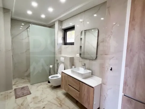 Rent, house, 130m², Tivat, Crna Gora - image 3