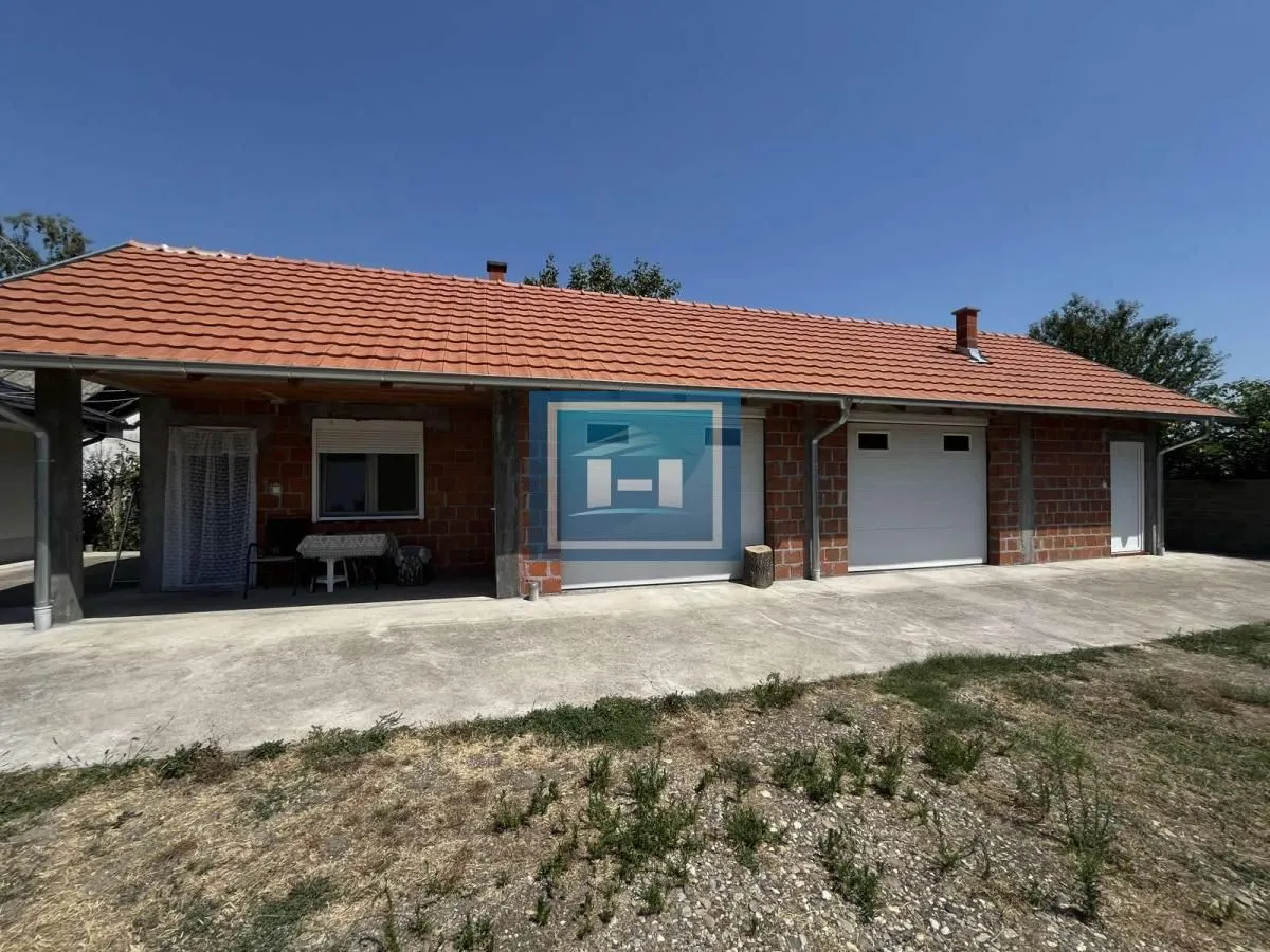 Prodaja, kuća, 271m², Šantarovac, Jagodina