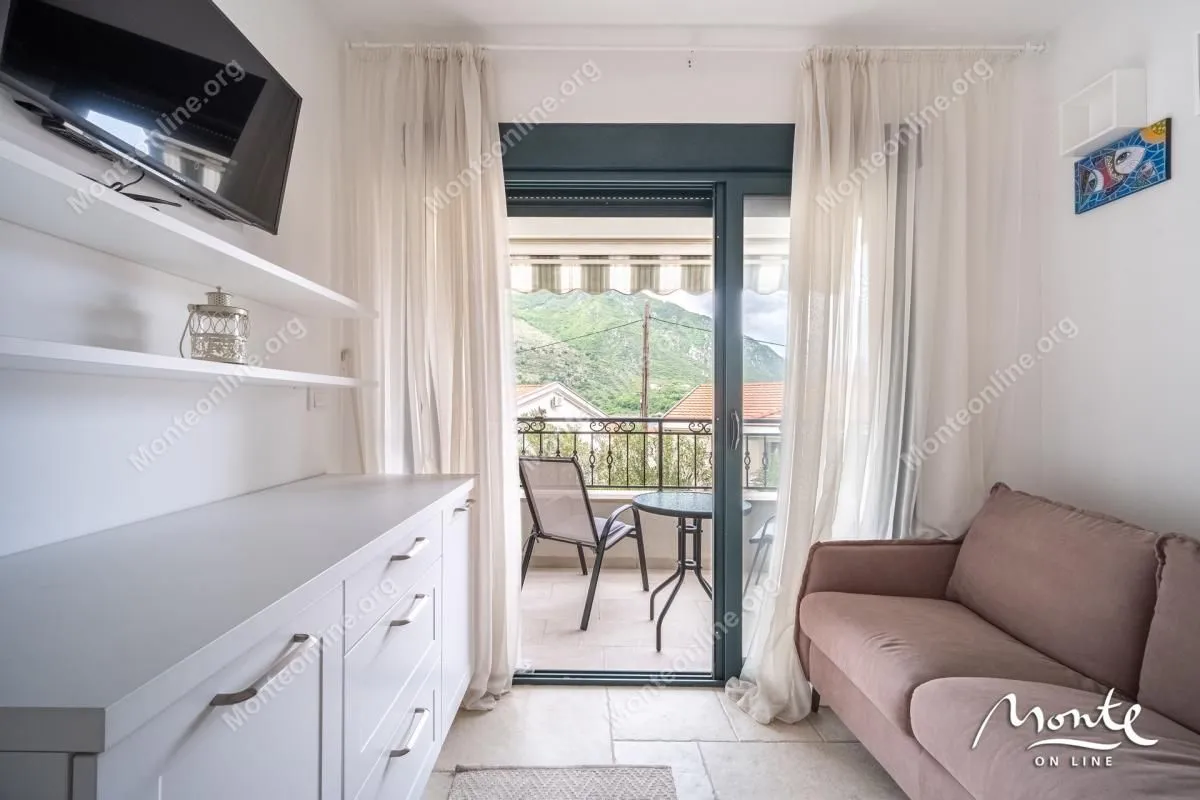 Prodaja, jednosoban stan, 59m², Dobrota, Kotor