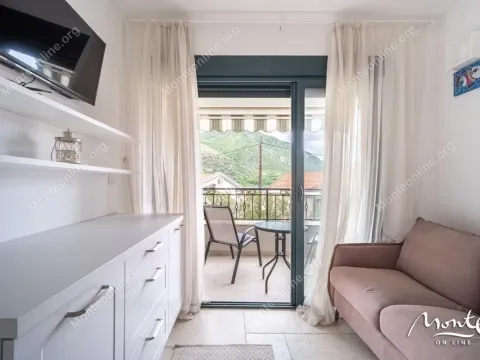 Sale, one bedroom apartment, 42m², Dobrota, Kotor - image 11