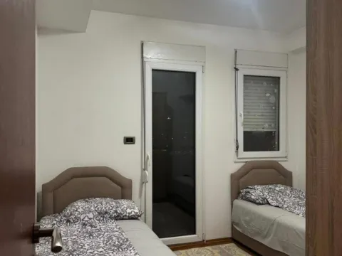 Izdavanje, trosoban stan, 87m², Krivi Most, Podgorica - image 6