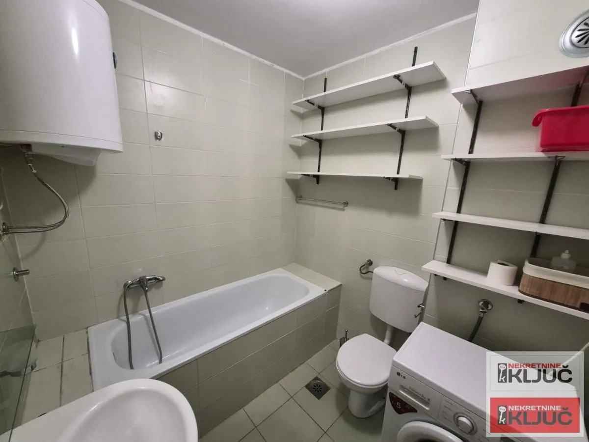 Prodaja, jednosoban stan, 42m², Novo naselje, Novi Sad