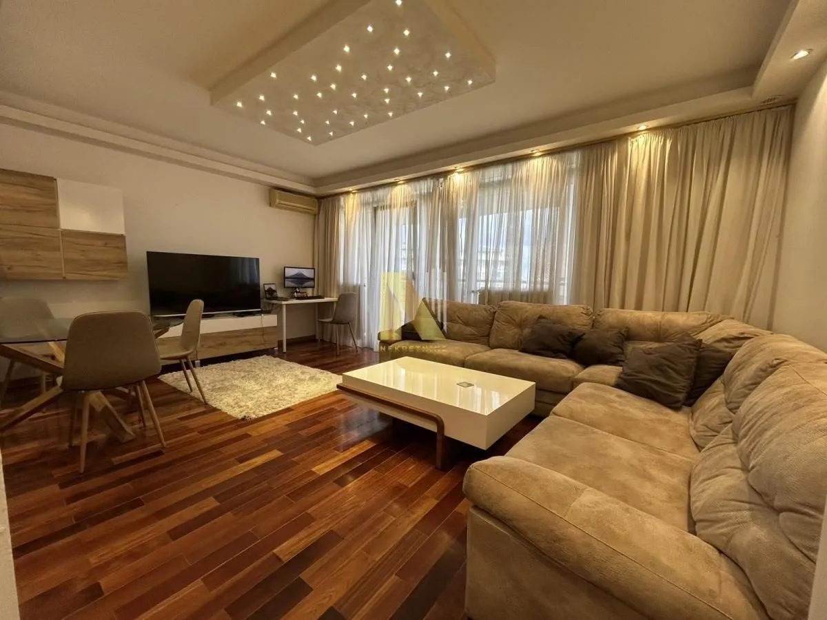 Izdavanje, dvosoban stan, 52m², Bulevar Oslobodjenja, Novi Sad Sve Podlokacije