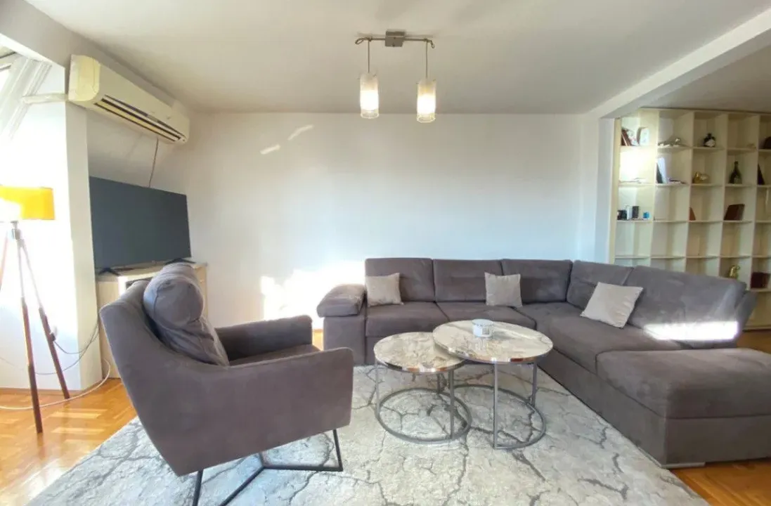 Prodaja, dvosoban stan, 86m², Centar, Podgorica