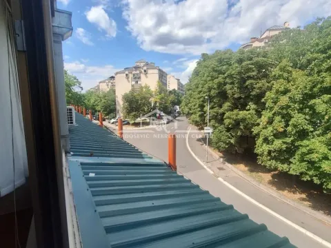 Izdavanje, poslovni prostor, 34m², Banovo Brdo, Beograd - image 10