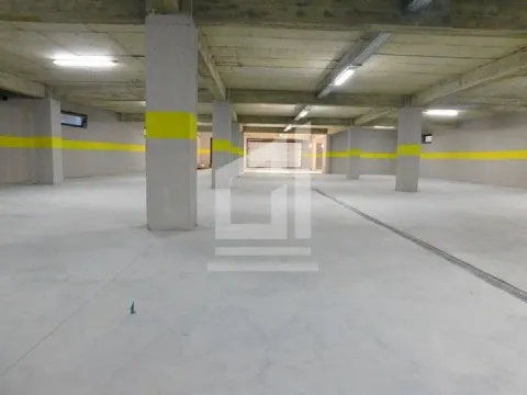 Izdavanje, poslovni prostor, 1950m², Podgorica, Crna Gora - image 10