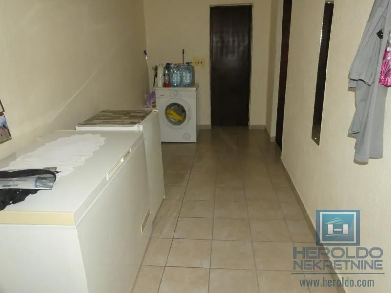 Prodaja, kuća, 279m², Strelište, Jagodina