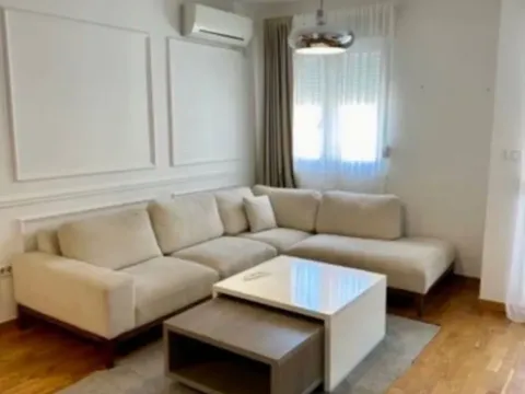 Izdavanje, jednosoban stan, 45m², City Kvart, Podgorica