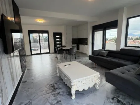 Izdavanje, dvosoban stan, 150m², Polje, Bar - image 8