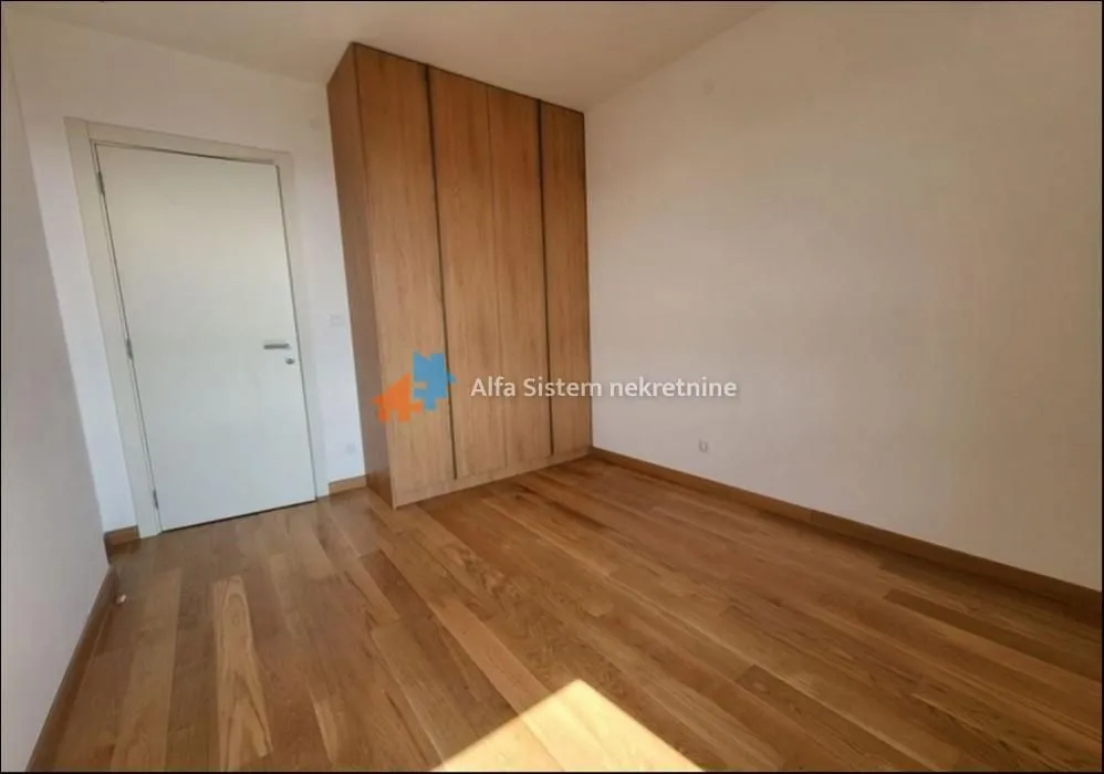 Izdavanje, četvorosoban stan, 100m², Novi Beograd Blok 65, Novi Beograd Sve Podlokacije