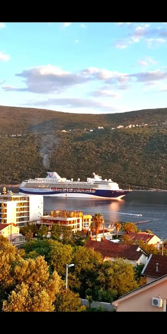 Izdavanje, jednosoban stan, 17m², Kumbor, Herceg Novi