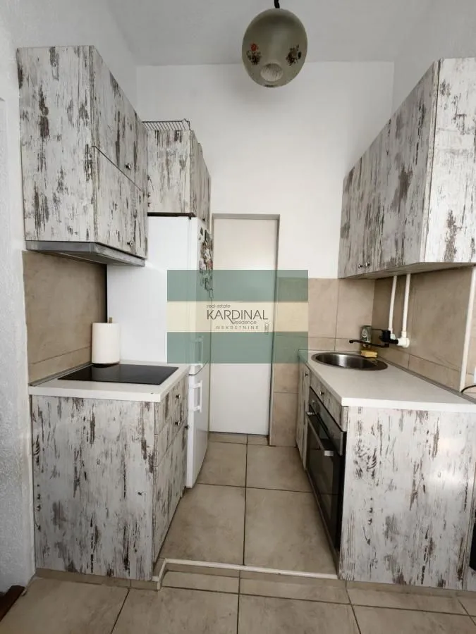 Prodaja, garsonjera, 24m², Centar, Kragujevac