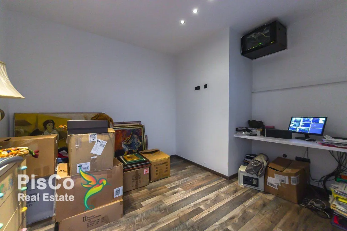 Prodaja, kuća, 300m², Tološi, Podgorica