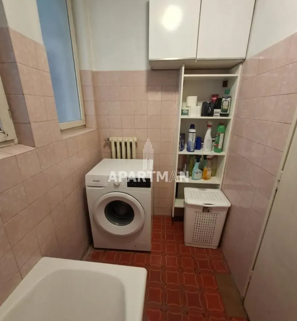 Prodaja, trosoban stan, 69m², Stari Merkator, Novi Beograd Sve Podlokacije