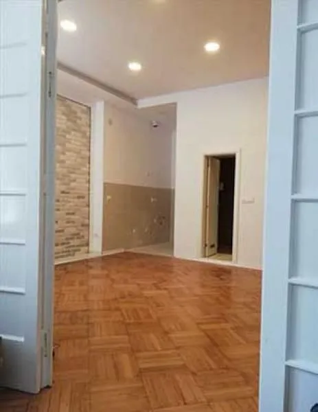 Izdavanje, kuća, 300m², Neimar, Vračar Sve Podlokacije