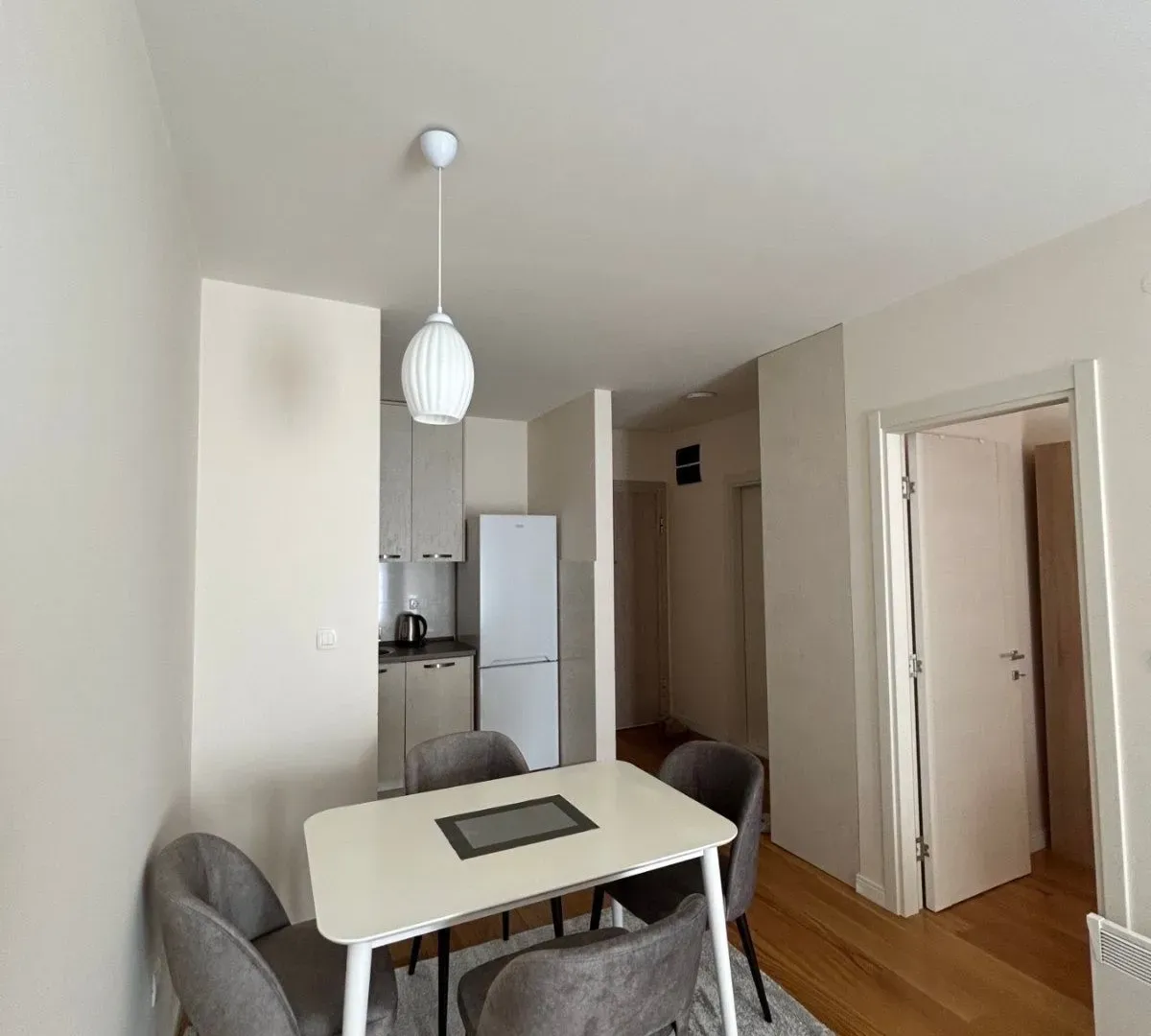 Izdavanje, jednosoban stan, 43m², Central Point, Podgorica