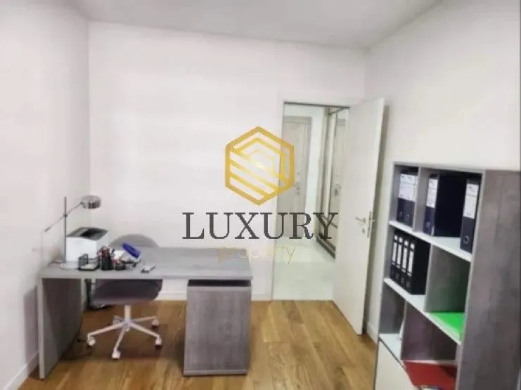Izdavanje, poslovni prostor, 11m², Central Point, Podgorica
