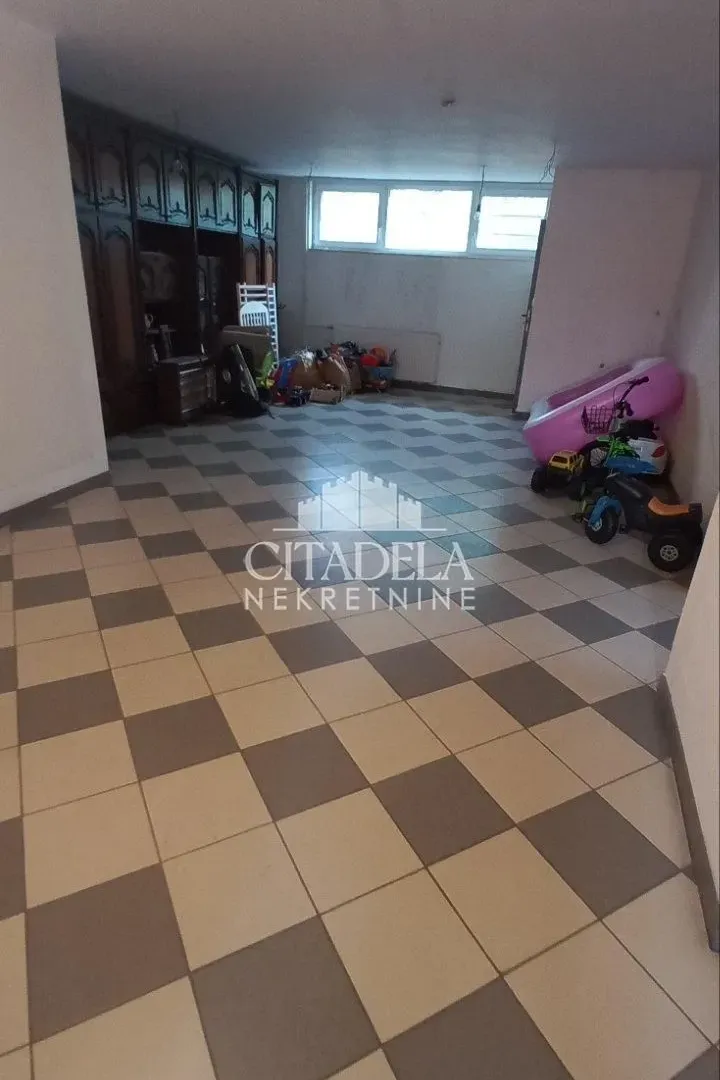 Sale, house, 432m², Resnik, Beograd