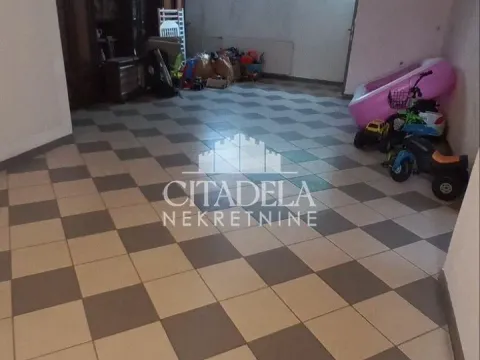 Prodaja, kuća, 432m², Resnik, Beograd - image 15