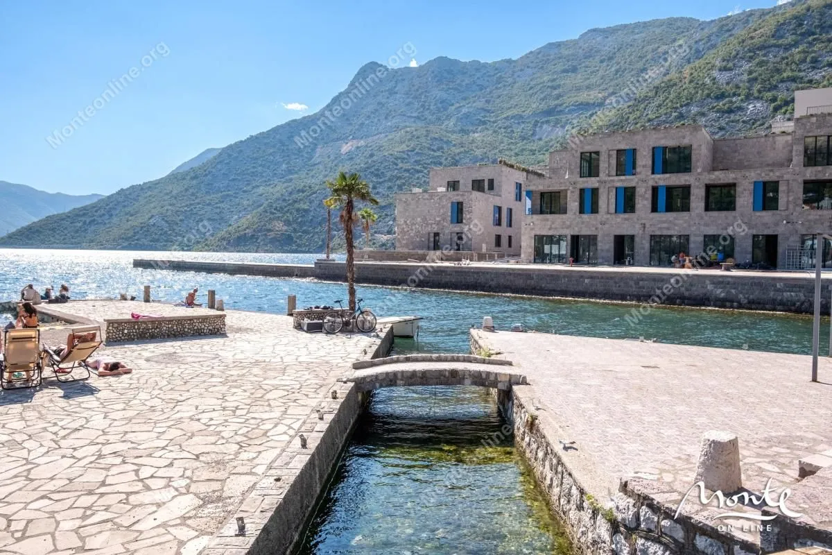 Sale, house, 112m², Risan, Kotor