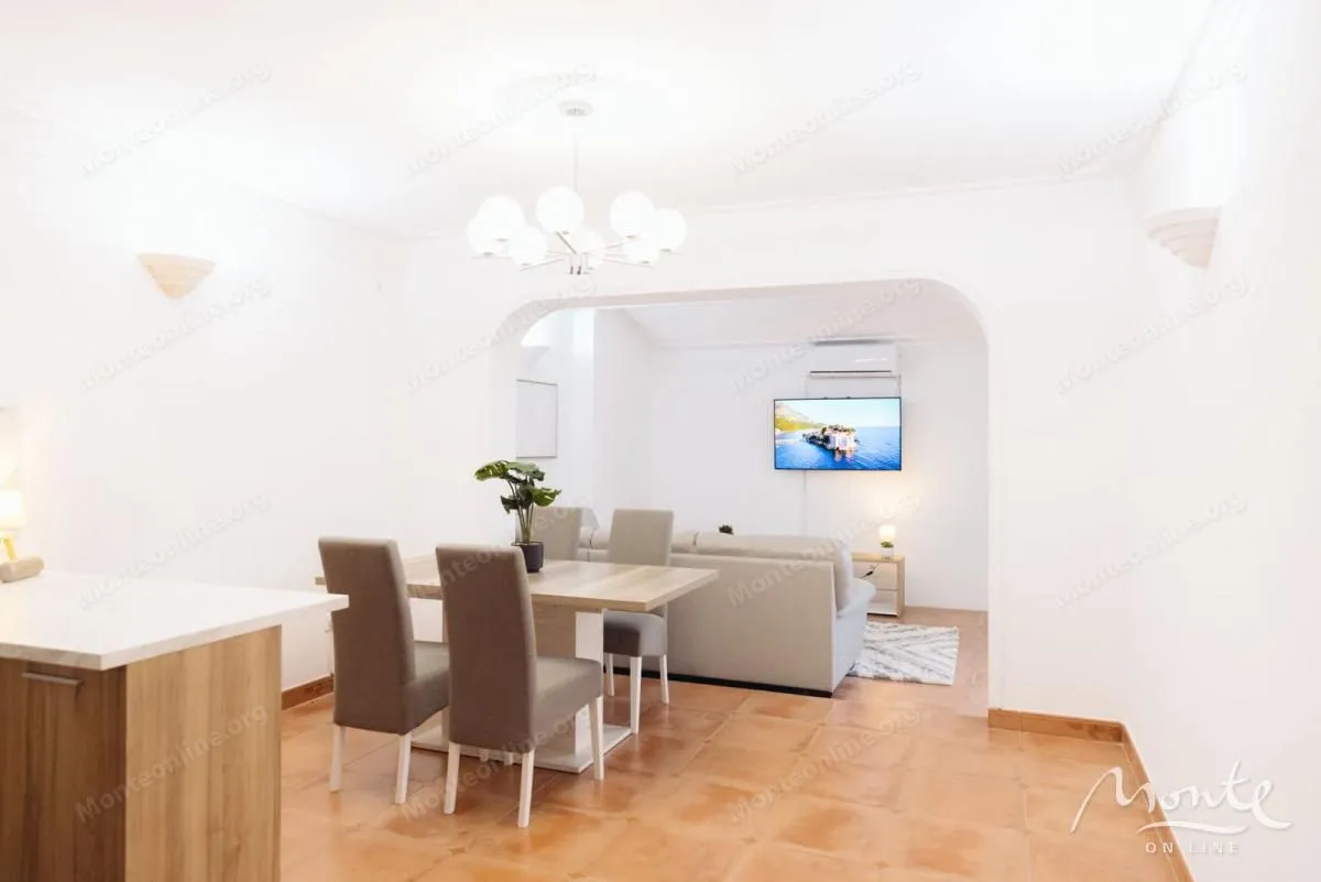 Sale, two bedroom apartment, 74m², Sveti Stefan, Budva