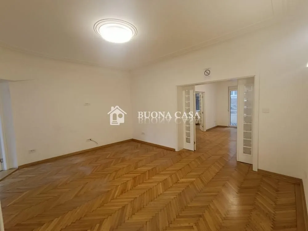 Izdavanje, četvorosoban stan, 100m², Stari Grad, Beograd