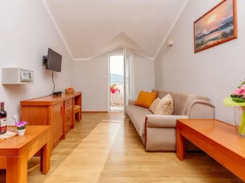 Sale, office space, 566m², Donja Lastva, Tivat - image 11