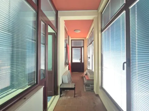 Izdavanje, poslovni prostor, 80m², Centar, Nikšić - image 2