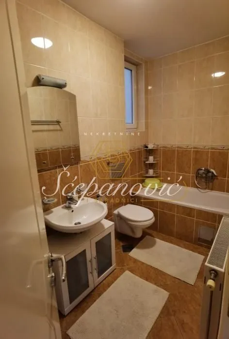 Prodaja, trosoban stan, 80m², Bulevar Oslobodjenja, Novi Sad Sve Podlokacije