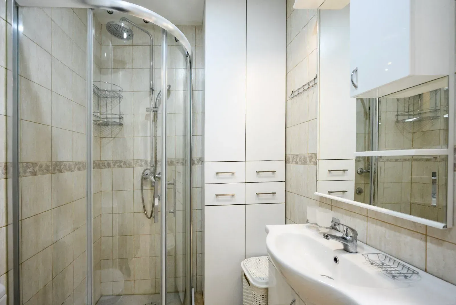 Izdavanje, dvosoban stan, 65m², Stari Aerodrom, Podgorica