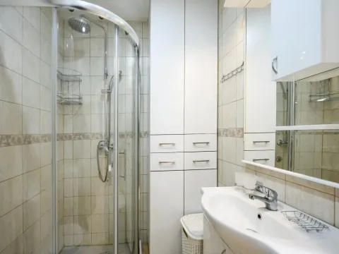 Rent, two bedroom apartment, 65m², Stari Aerodrom, Podgorica - image 13