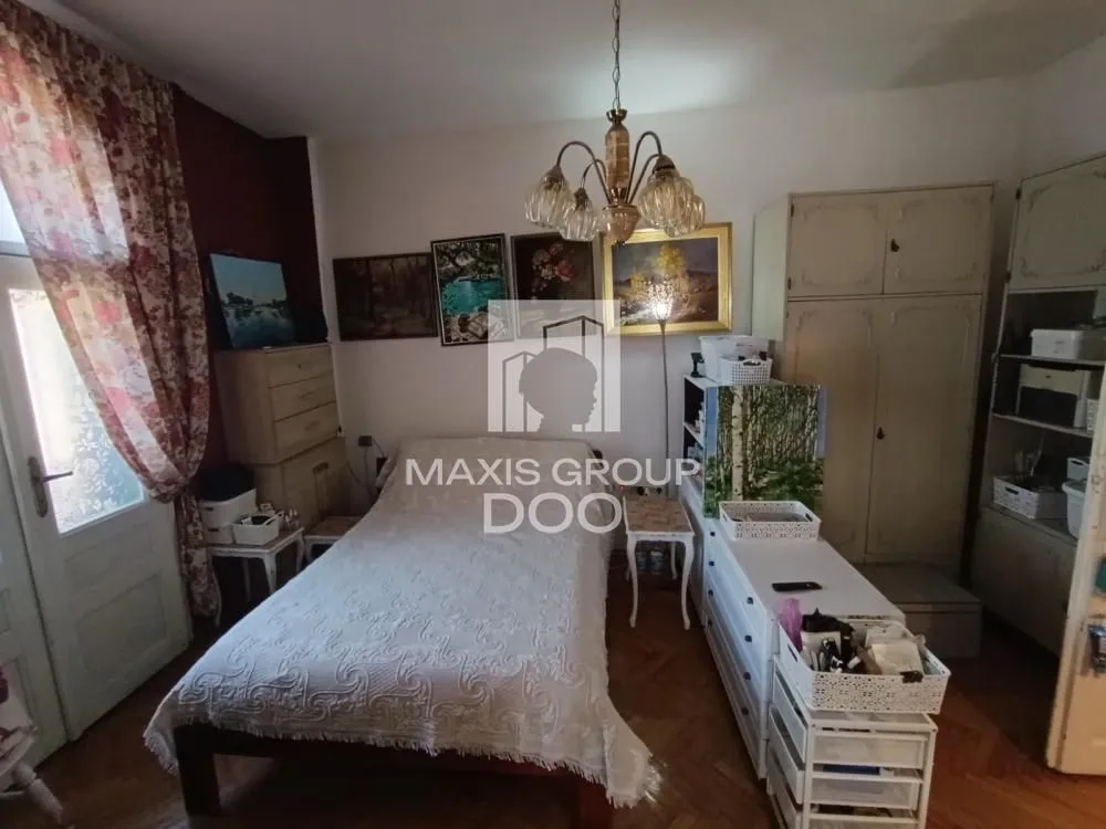 Sale, three bedroom apartment, 96m², Kalenić Pijaca, Vračar Sve Podlokacije