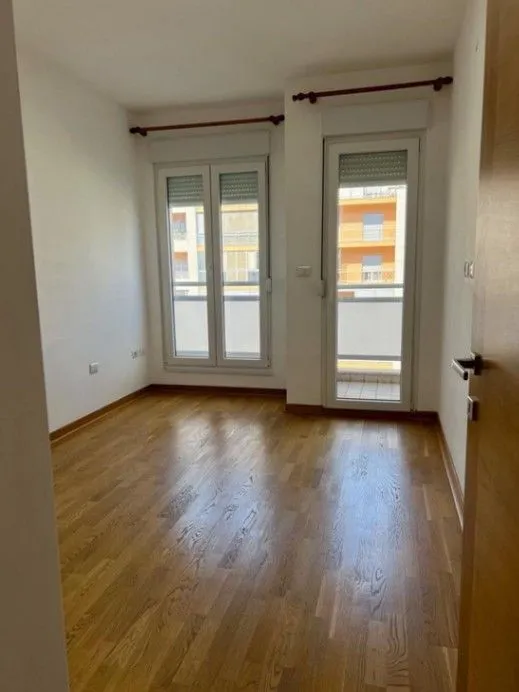 Izdavanje, jednosoban stan, 44m², City Kvart, Podgorica
