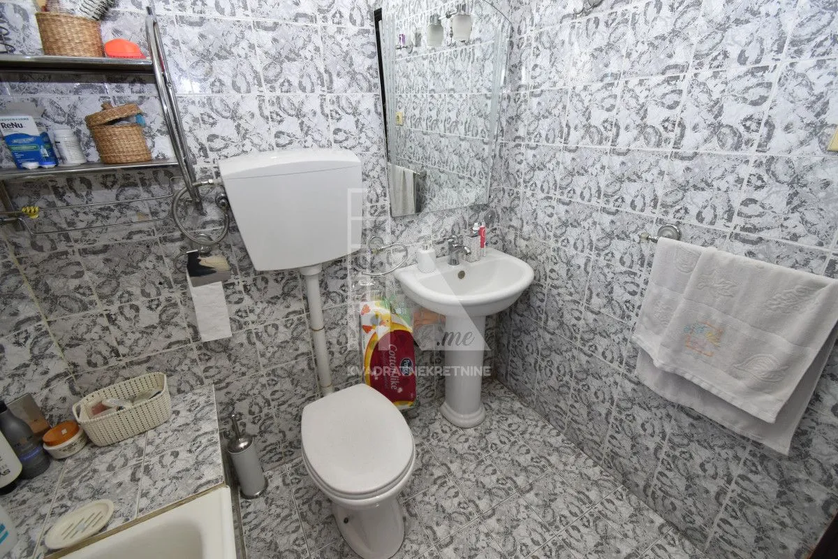 Sale, house, 190m², Dalmatinska ulica, Podgorica