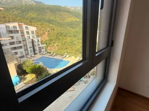 Sale, one bedroom apartment, 43m², Bečići, Budva - image 9