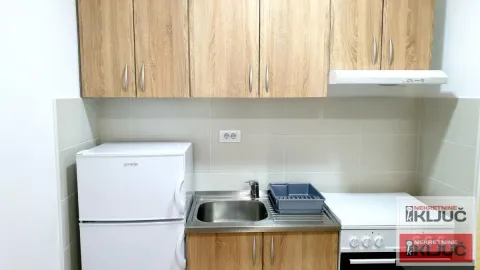 Izdavanje, garsonjera, 28m², Sajmište, Novi Sad - image 4