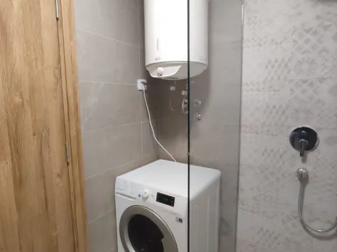 Izdavanje, jednosoban stan, 36m², Stari Aerodrom, Podgorica - image 4